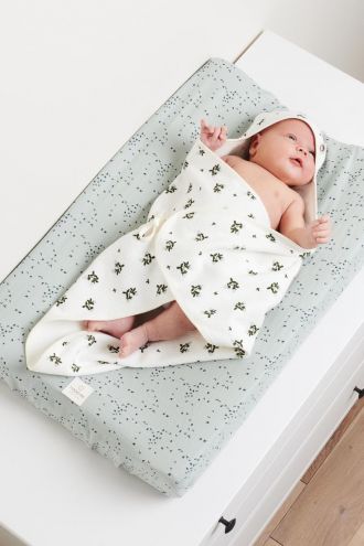 Noppies Newborn wrap towel Blooming Clover 72x92 cm - Beetle