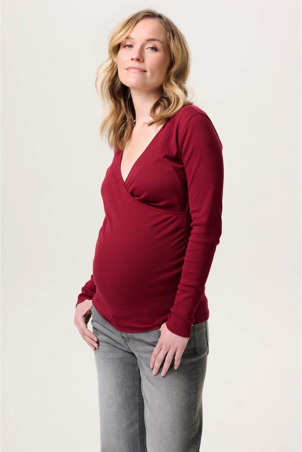Noppies Maternity Voedingsshirt Sara - Tibetan Red Noppies Maternity Voedingsshirt Sara - Tibetan Red